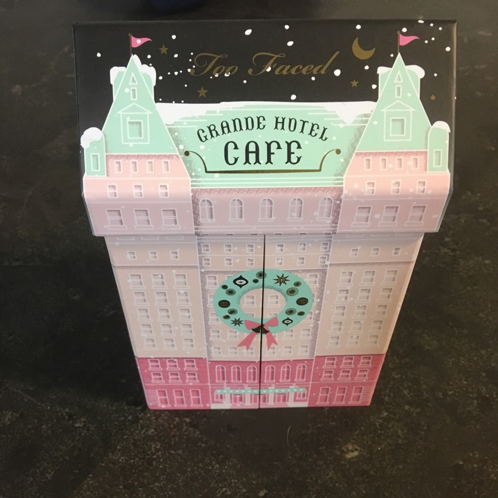 Too Faced Grand Hotel Cafe